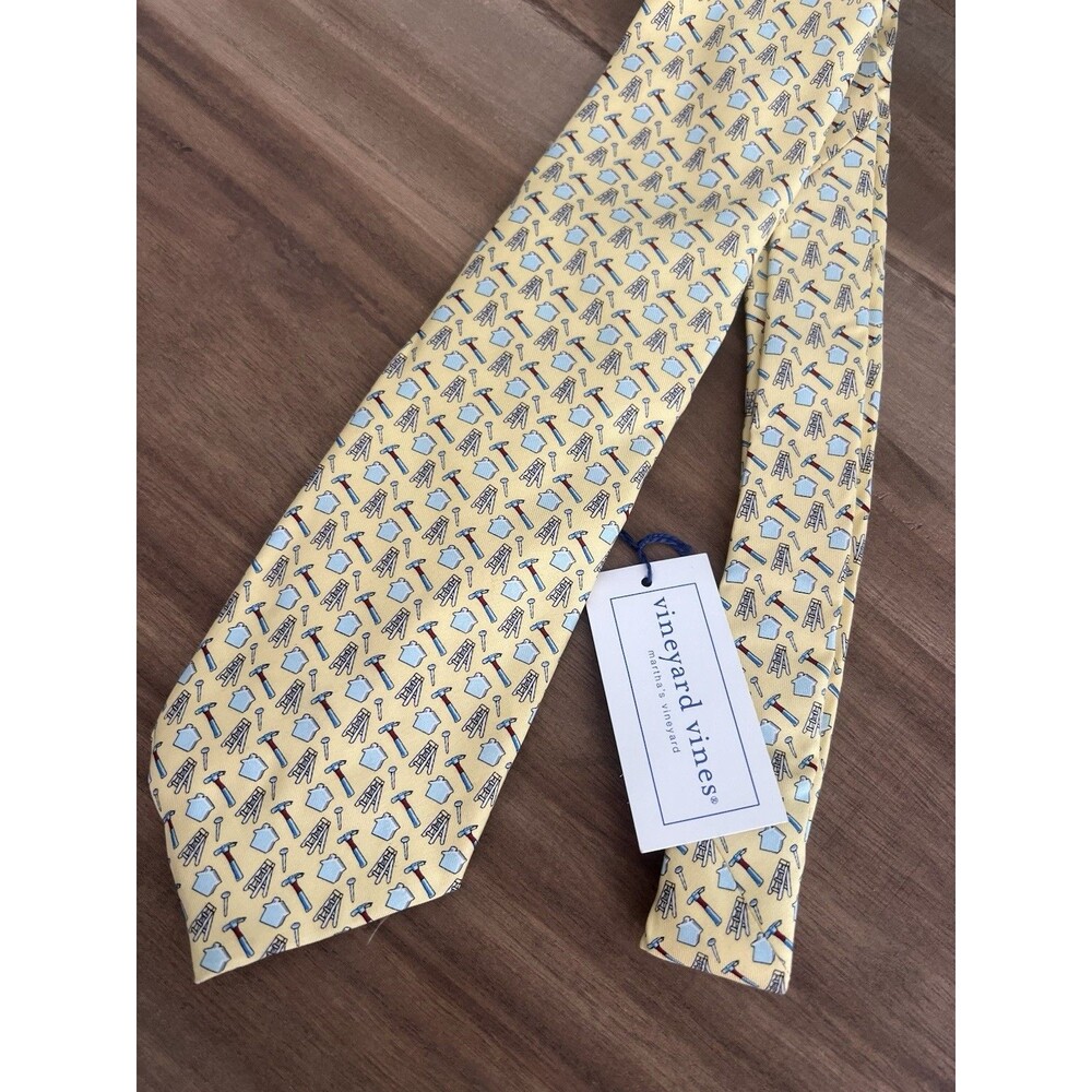 Vineyard Vines Custom Silk Tie NWT. Construction Hammers Ladders Home Builder